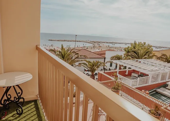 Lampada Di Aladino Hotel Follonica